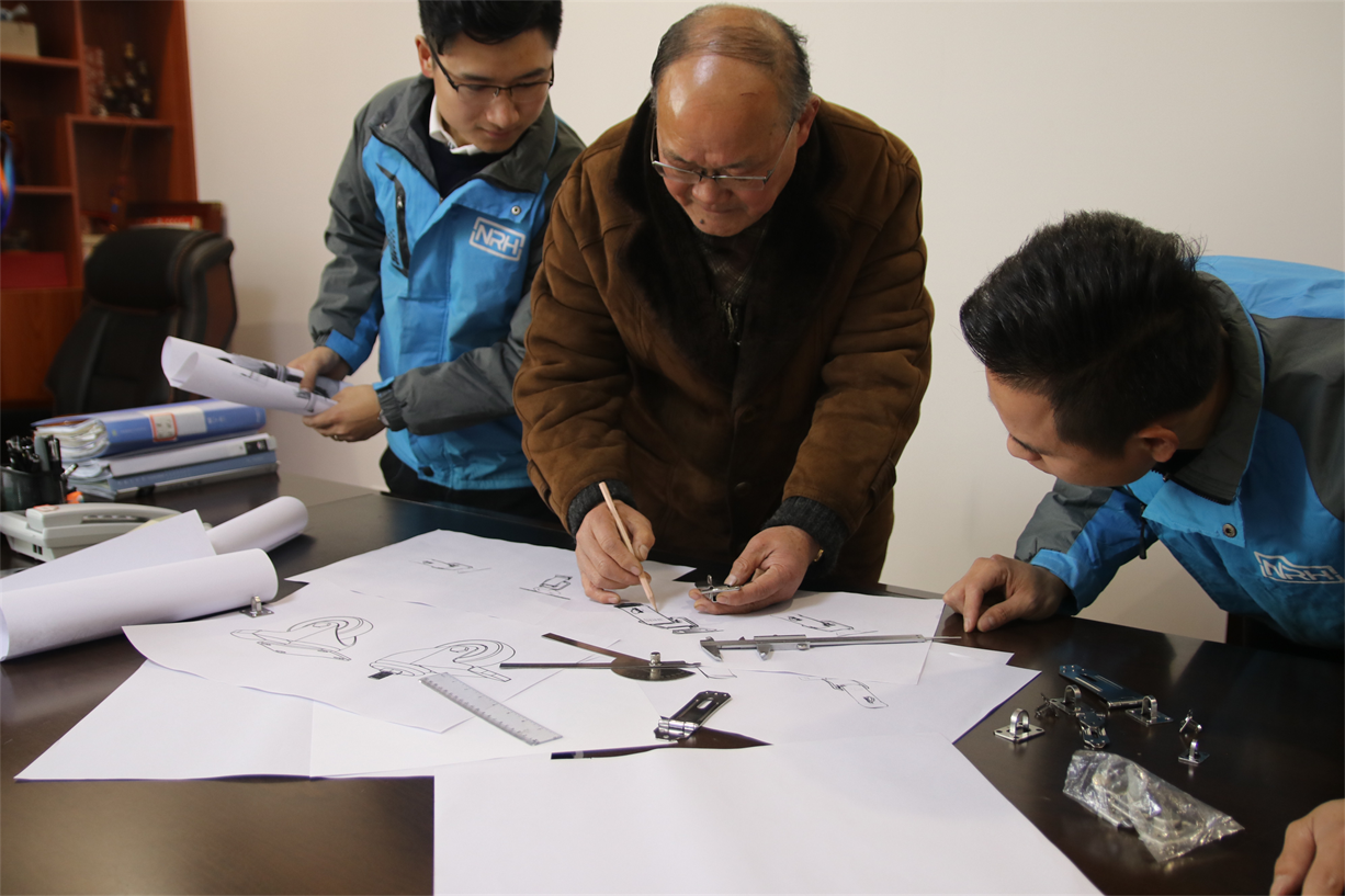 一色桃子中文字幕箱體五金